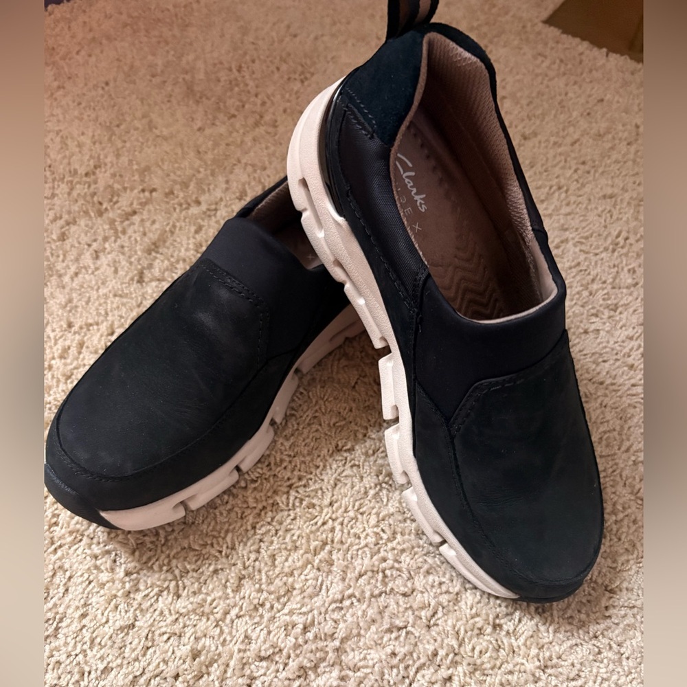 Clarks Women's Black and White Slip-On Sneakers